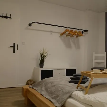 Kiebitznuest In * Emden