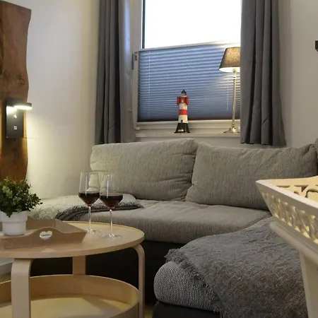 Kiebitznuest In * Emden